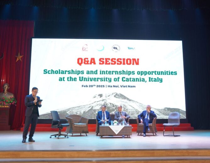 Talk Show: Scholarship, Internship, and Career Opportunities in Italy