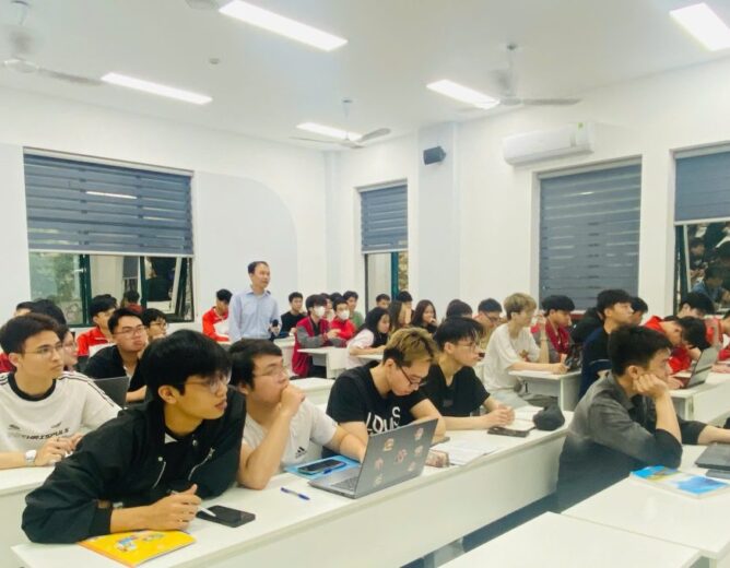 Hợp tác đào tạo giữa công ty SVTECH và sinh viên chương trình Kỹ thuật Dữ liệu – Cơ hội học tập và phát triển chuyên sâu