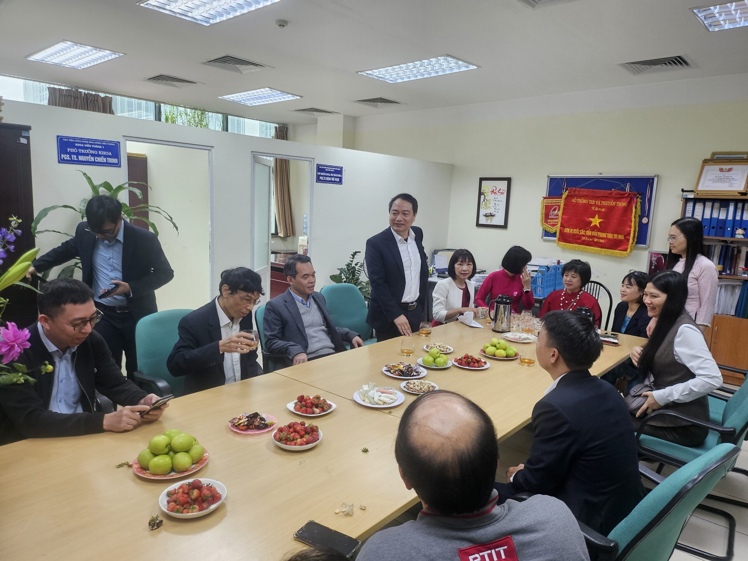 Gặp gỡ đầu xuân các thầy cô Khoa Viễn thông 1 – Khởi đầu mới, khí thế mới!