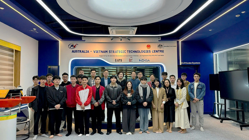 Revolutionizing Connectivity at PTIT: Global Experts Discuss Semantic Communication, AI, and the Future of 6G