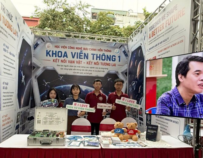 Khoa Viễn thông 1 chào đón tân sinh viên D26